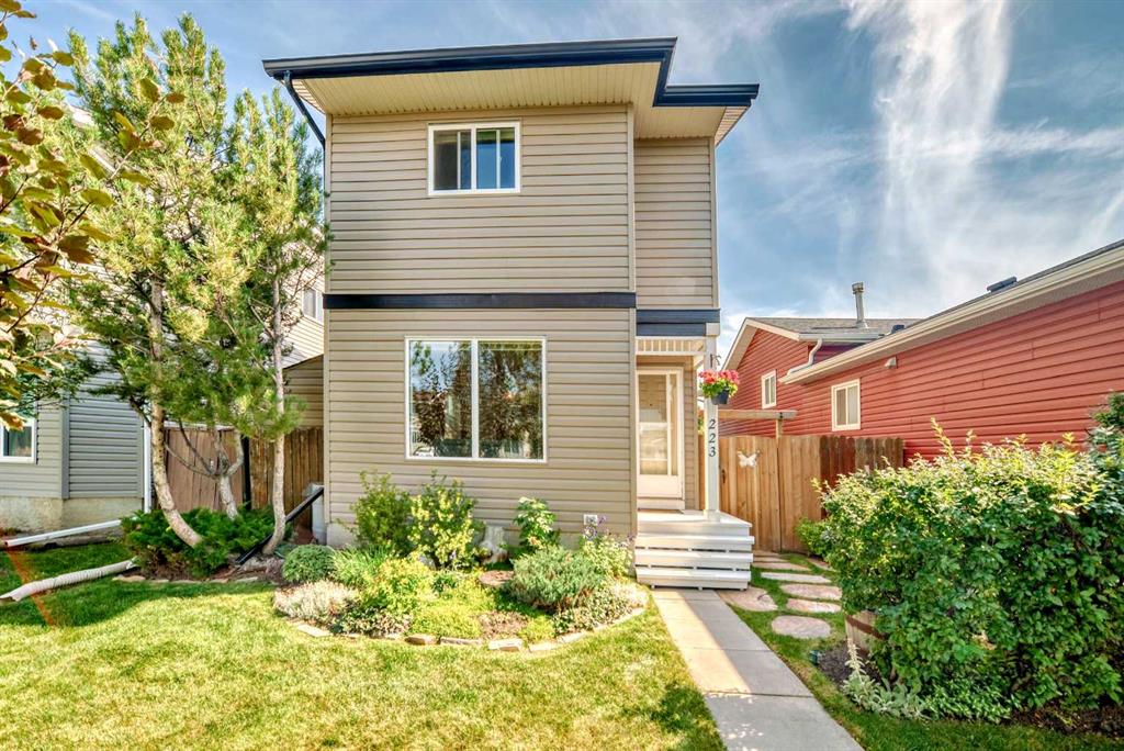 Picture of 223 Martindale Boulevard NE, Calgary Real Estate Listing