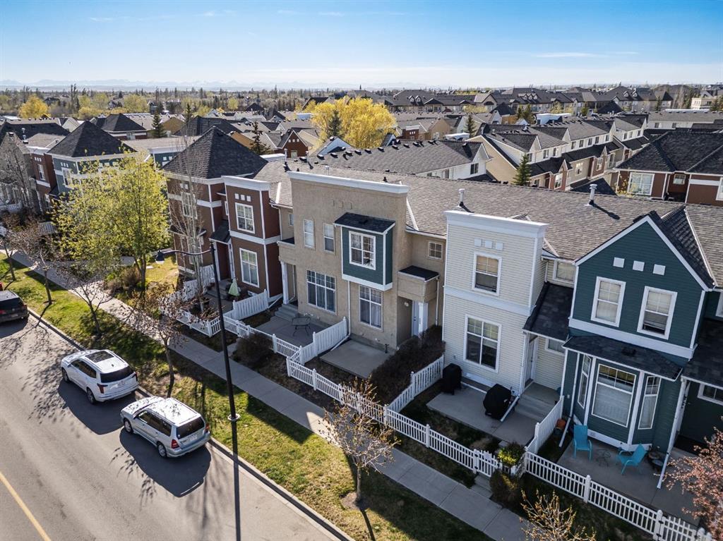 Picture of 224 Mckenzie Towne Link SE, Calgary Real Estate Listing