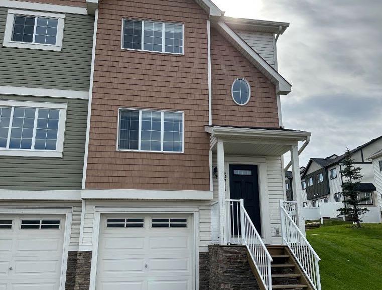 Picture of 571 Panatella Boulevard NW, Calgary Real Estate Listing