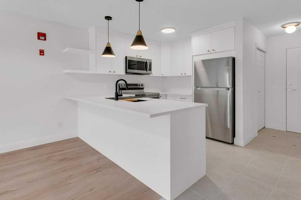 Picture of 140, 30 Richard Court SW, Calgary Real Estate Listing