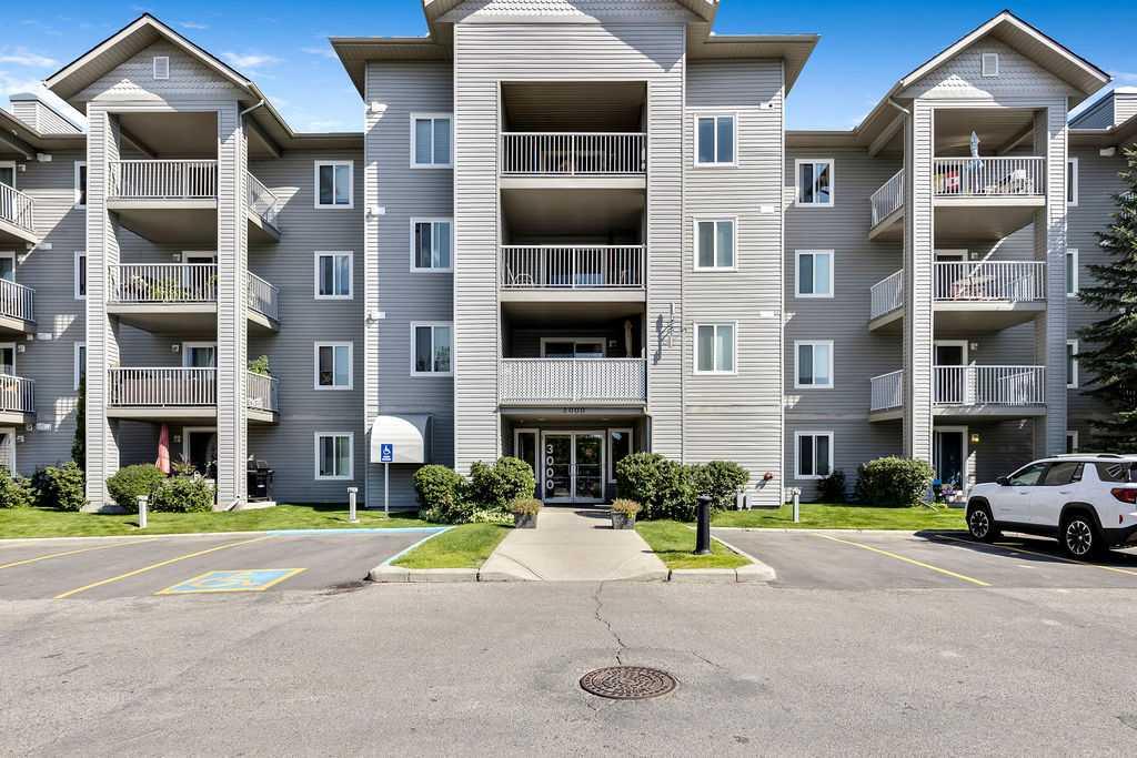 Picture of 3304, 604 8 Street SW, Airdrie Real Estate Listing