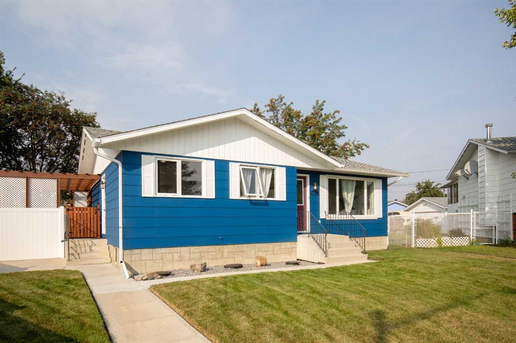 Picture of 4708 57a StreetCrescent , Lacombe Real Estate Listing