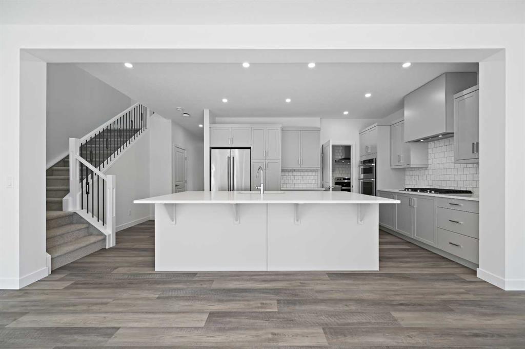 Picture of 430 Corner Glen Way NE, Calgary Real Estate Listing