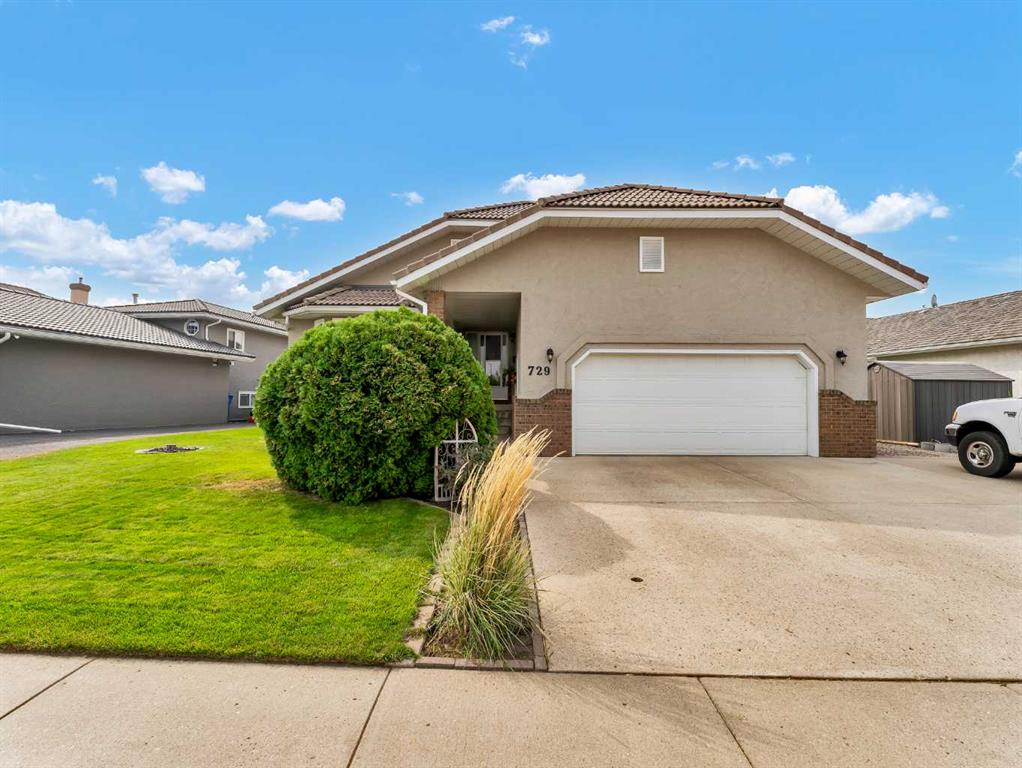 Picture of 729 Taylor Road SE, Medicine Hat Real Estate Listing