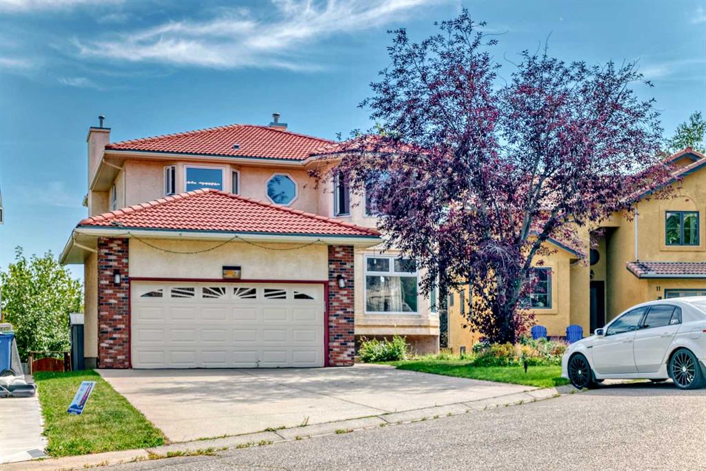 Picture of 7 Signature Mews SW, Calgary Real Estate Listing