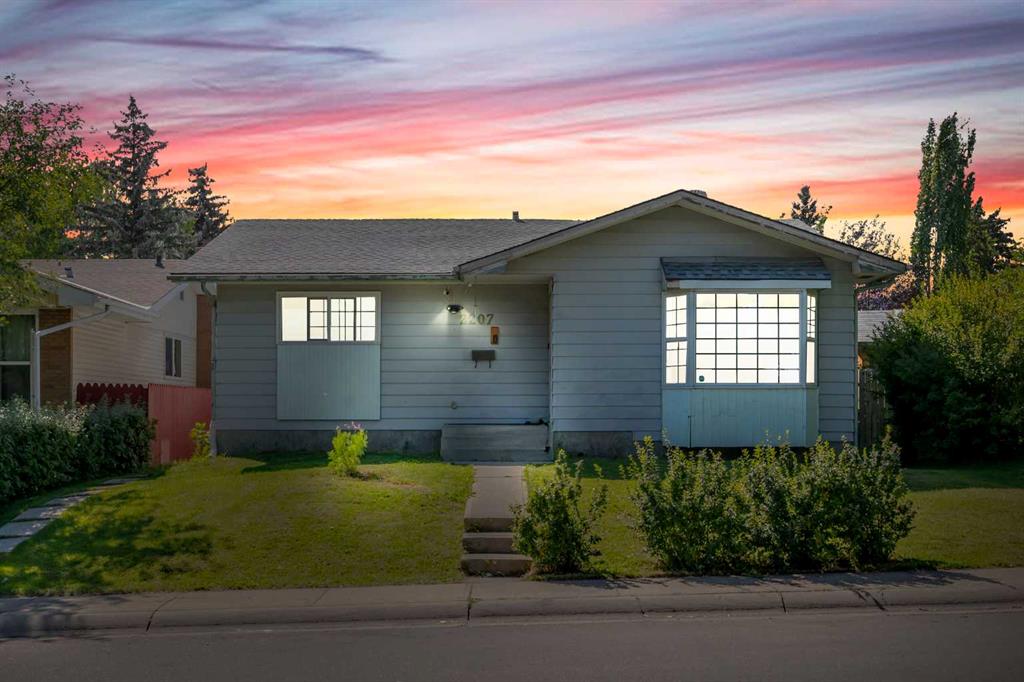 Picture of 2207 48 Street NE, Calgary Real Estate Listing