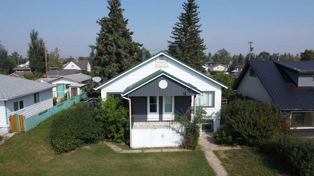Picture of 214 2 Avenue E, Hanna Real Estate Listing