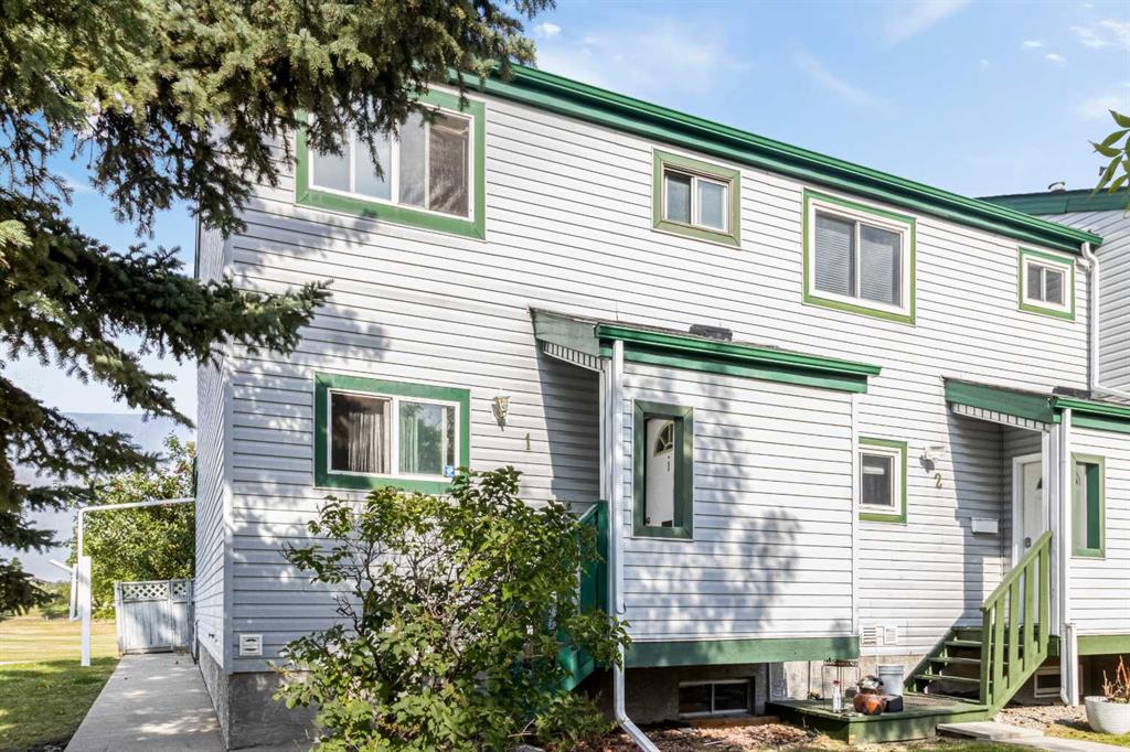 Picture of 1, 131 Templehill Drive NE, Calgary Real Estate Listing