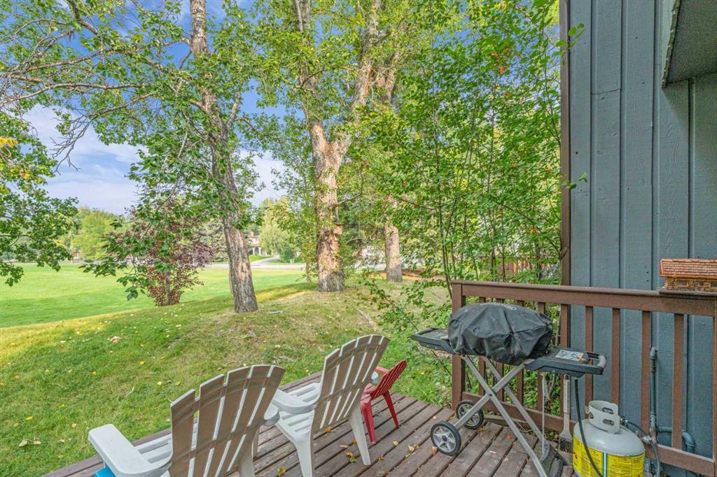 Picture of 10, 803 Varsity Estates Drive NW, Calgary Real Estate Listing