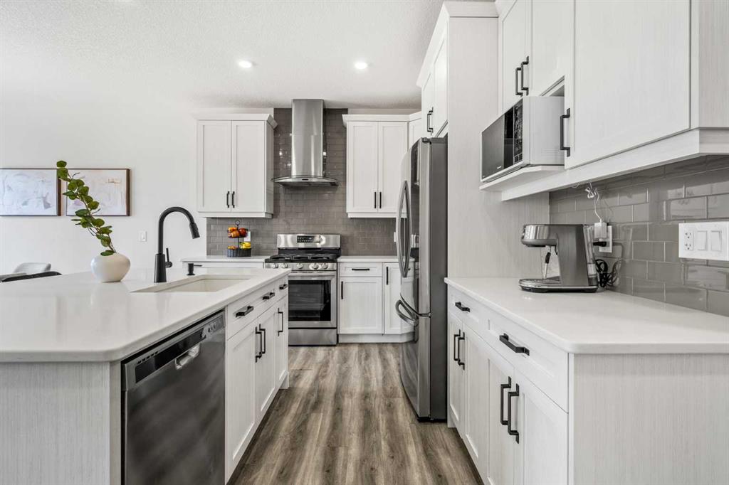 Picture of 845 Seton Circle SE, Calgary Real Estate Listing