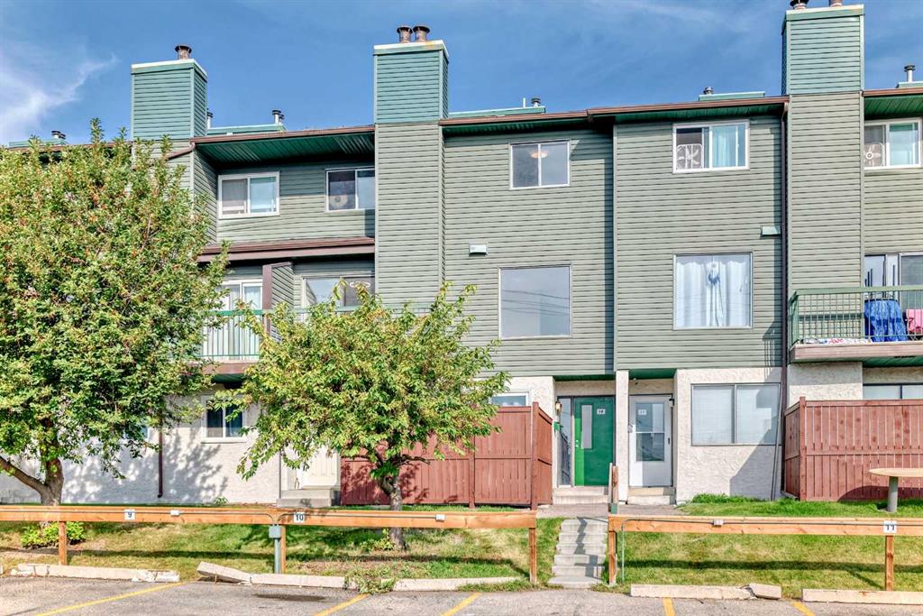 Picture of 10, 2511 38 Street NE, Calgary Real Estate Listing