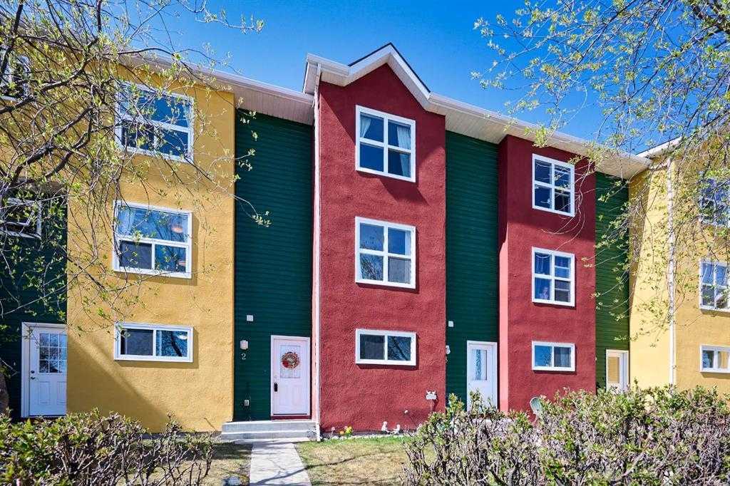 Picture of 2, 7 Westland Road , Okotoks Real Estate Listing