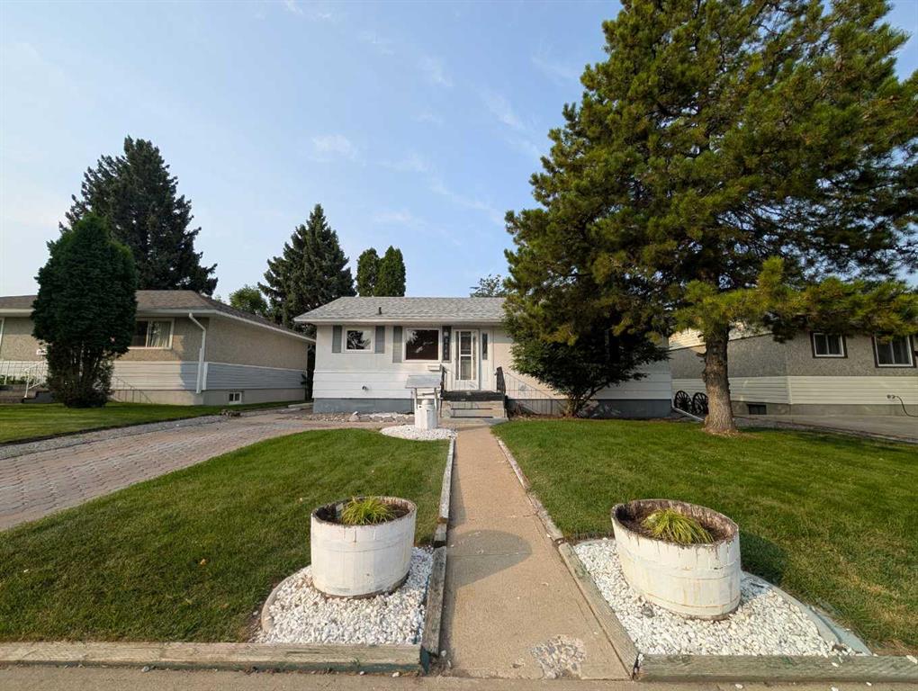 Picture of 2788 Dunmore Road SE, Medicine Hat Real Estate Listing