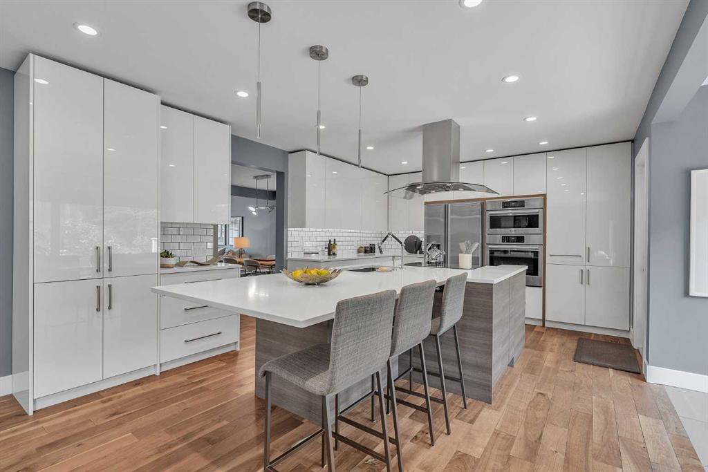 Picture of 129 Edgebrook Gardens NW, Calgary Real Estate Listing
