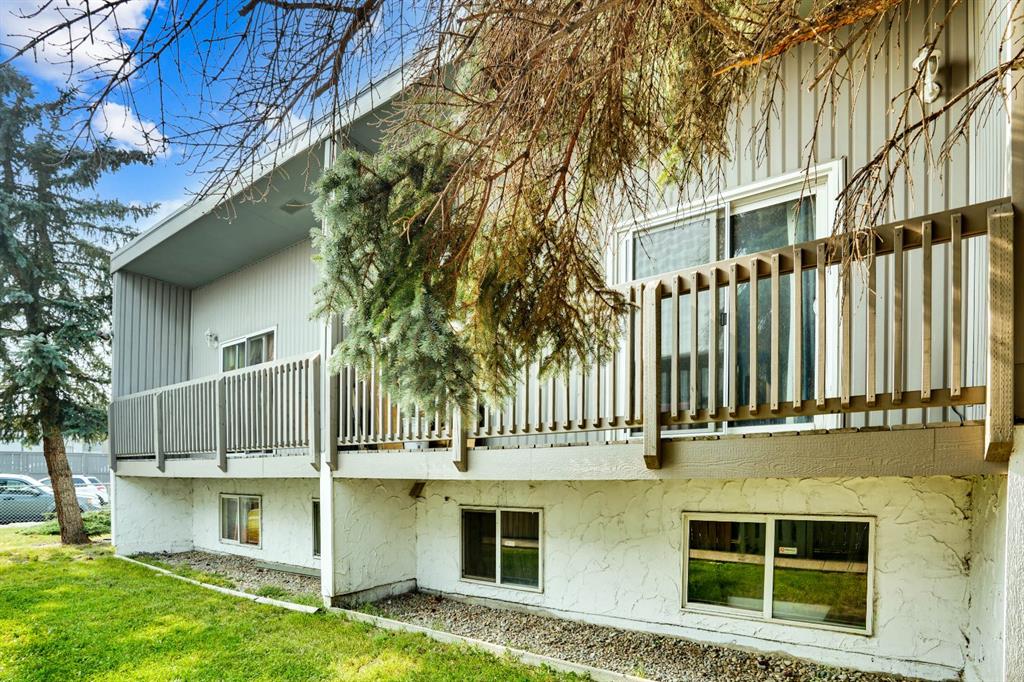 Picture of 2, 459 Huntsville Crescent NW, Calgary Real Estate Listing