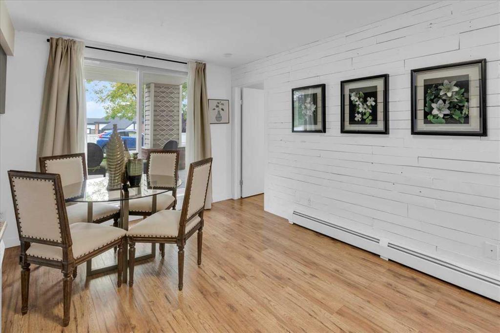 Picture of 103, 17 Country Village Bay NE, Calgary Real Estate Listing
