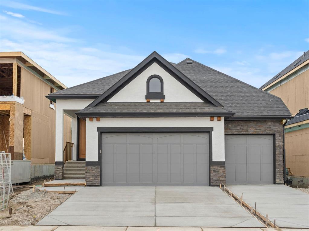 Picture of 176 Marina Grove SE, Calgary Real Estate Listing