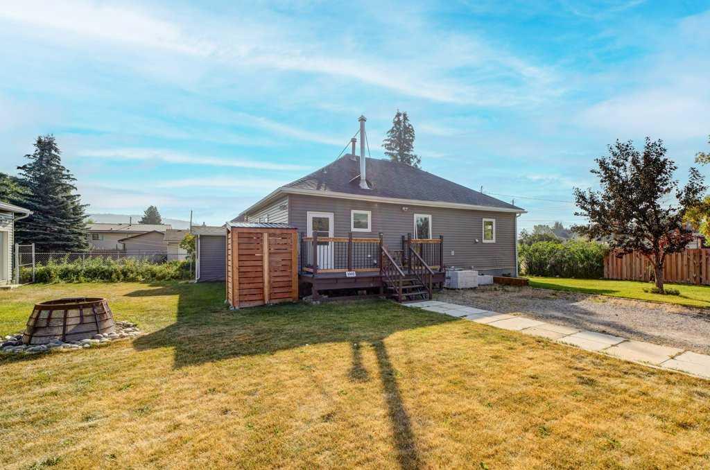 Picture of 1002 227 Street , Hillcrest Real Estate Listing