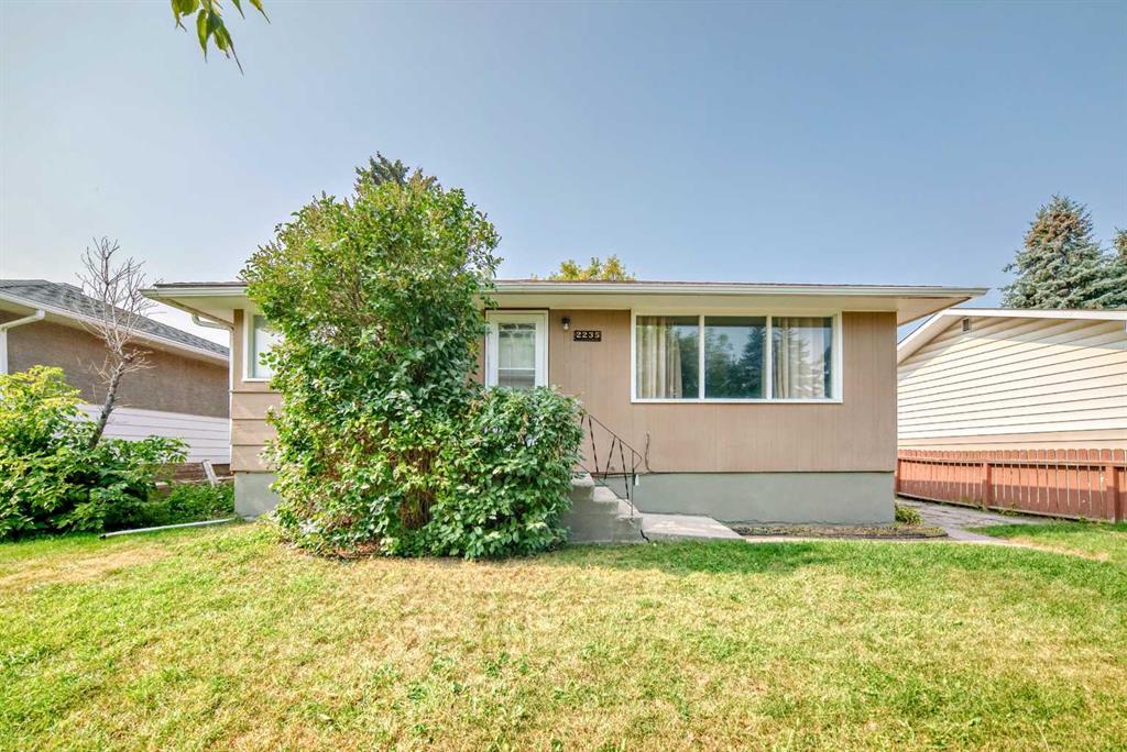 Picture of 2235 42 Street SE, Calgary Real Estate Listing