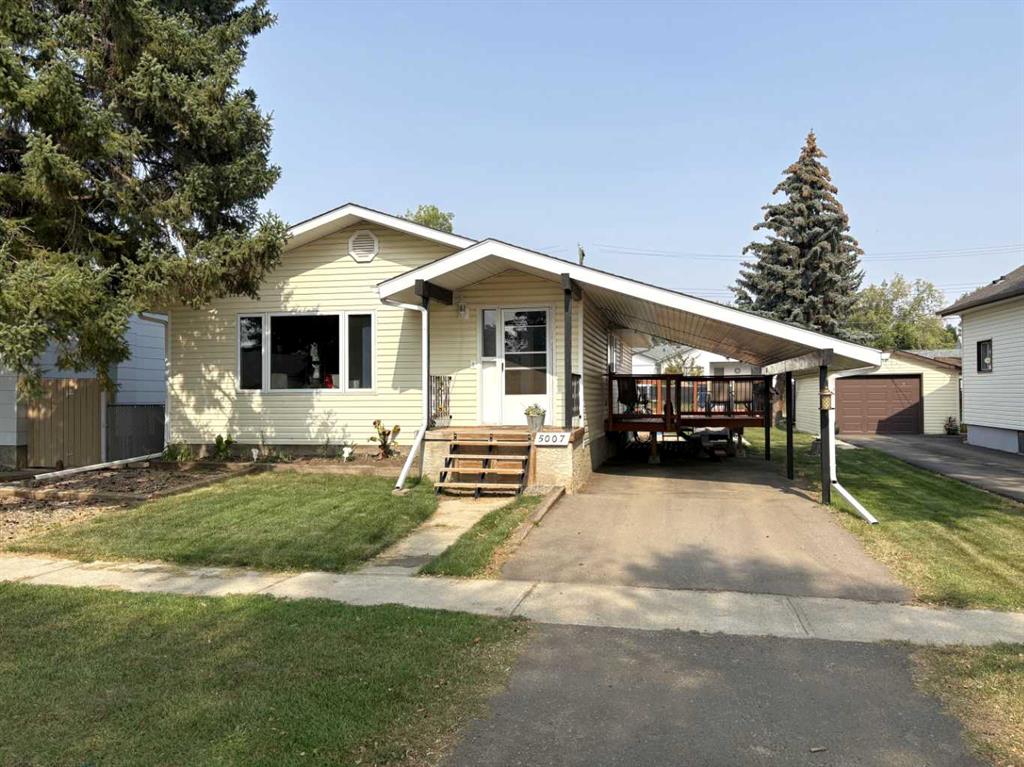Picture of 5007 46 Avenue , Forestburg Real Estate Listing