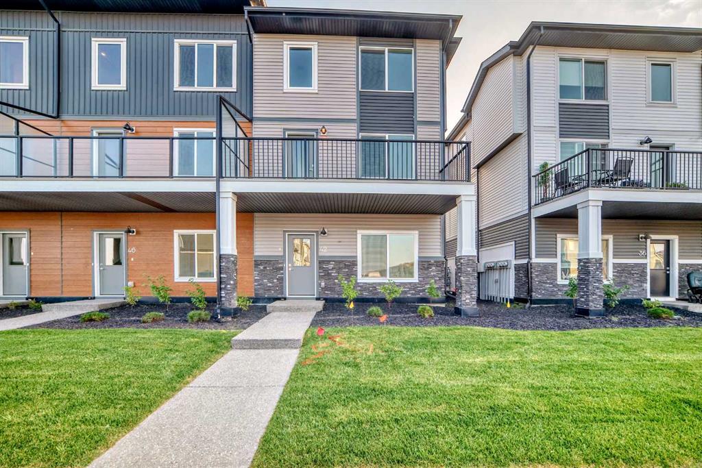 Picture of 42 Corner Glen Manor NE, Calgary Real Estate Listing