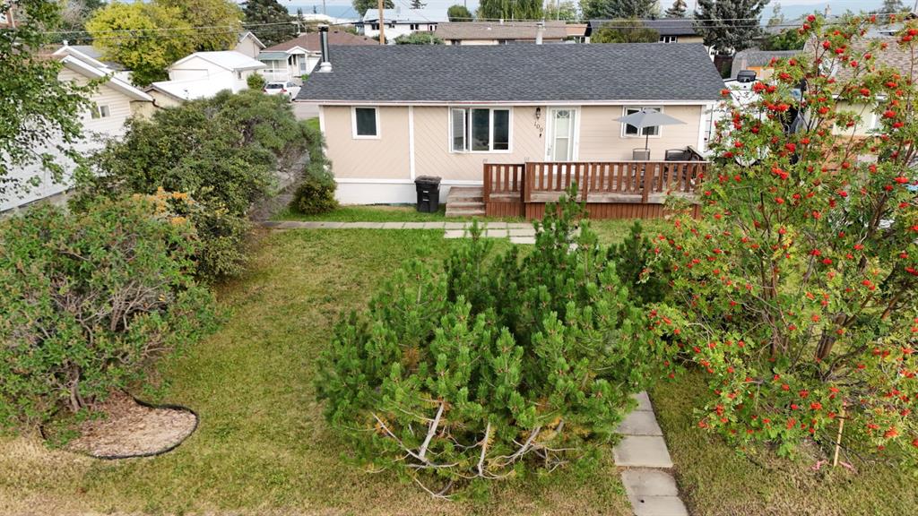 Picture of 109 CADOMIN Square , Hinton Real Estate Listing