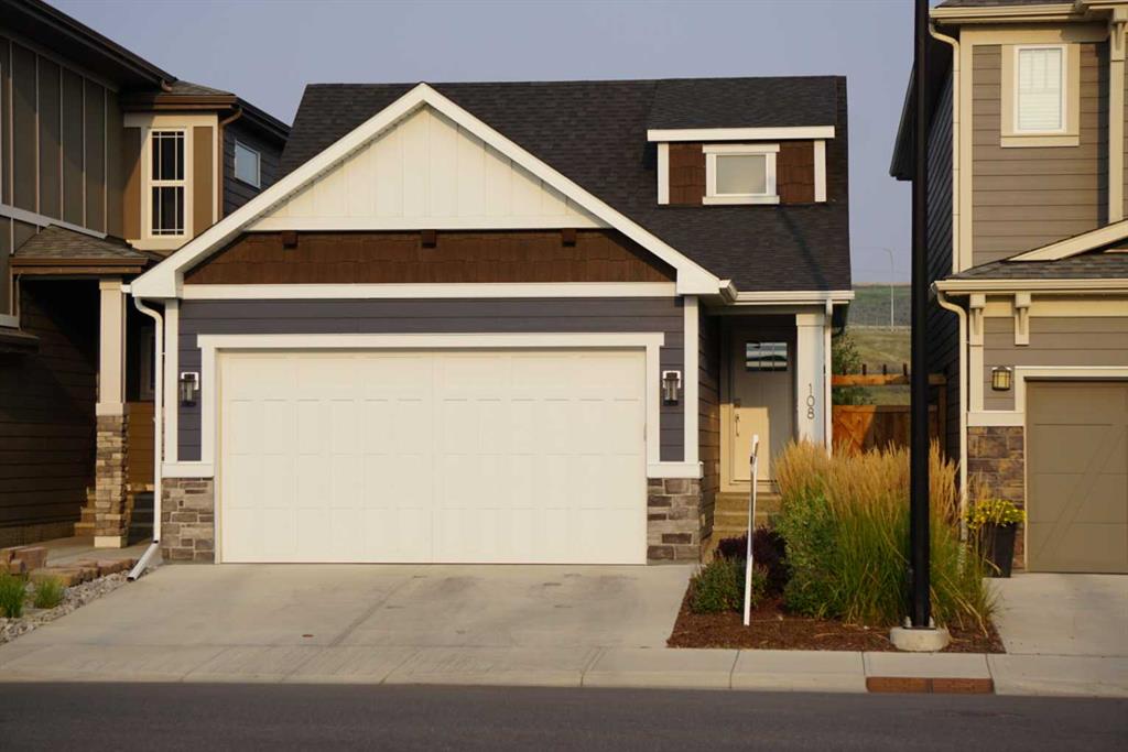 Picture of 108 Cranbrook Gardens SE, Calgary Real Estate Listing