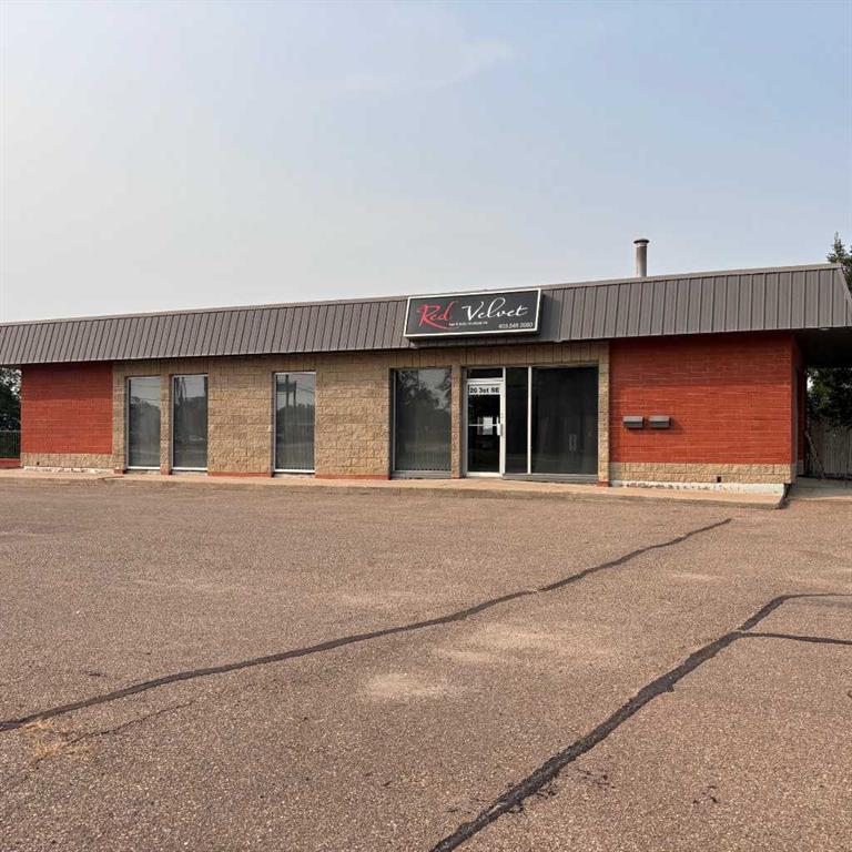 Picture of 20 3 Street SE, Medicine Hat Real Estate Listing