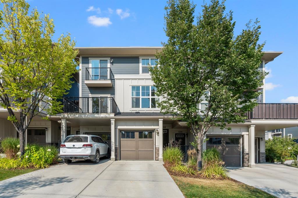 Picture of 438 Nolan Hill Drive NW, Calgary Real Estate Listing