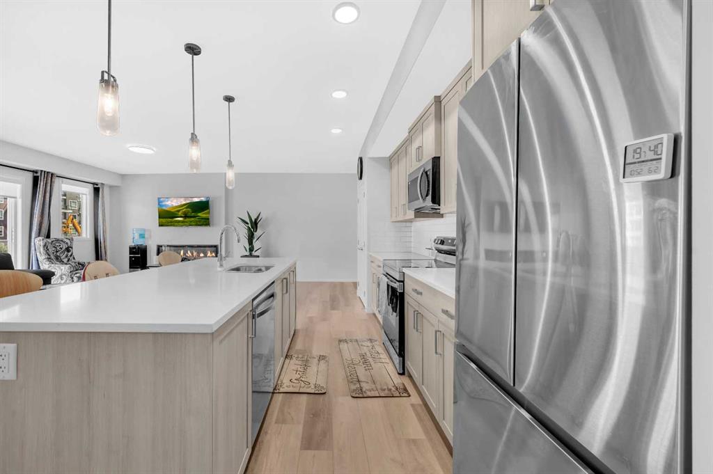 Picture of 3204, 33 Carringham Gate NW, Calgary Real Estate Listing