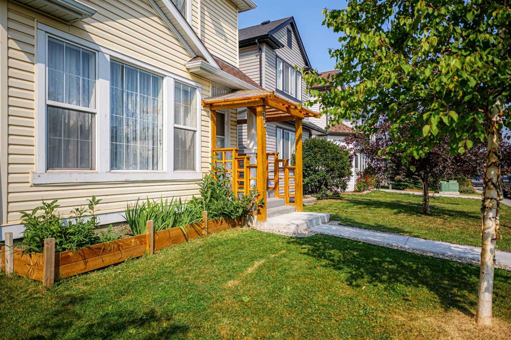 Picture of 35 Bridlecrest Road SW, Calgary Real Estate Listing
