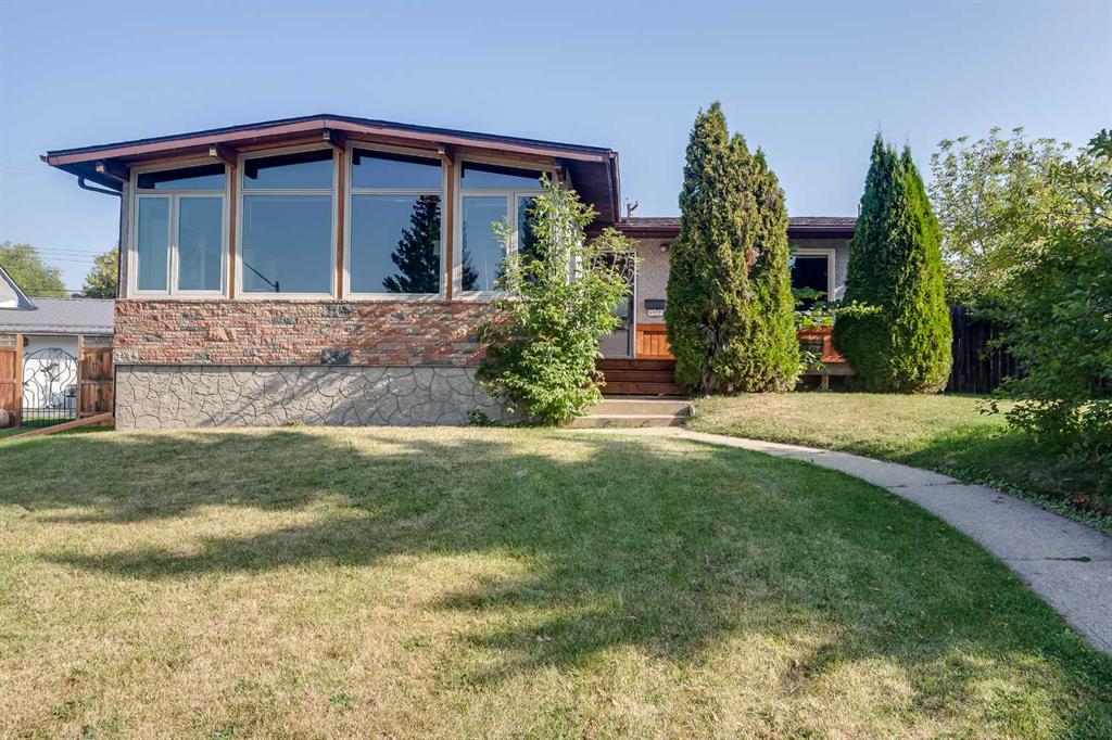 Picture of 4912 39 Street , Innisfail Real Estate Listing