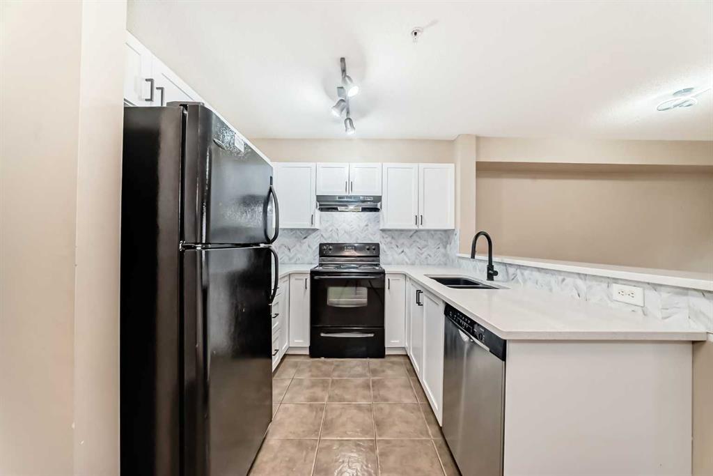 Picture of 8106, 70 Panamount Drive NW, Calgary Real Estate Listing