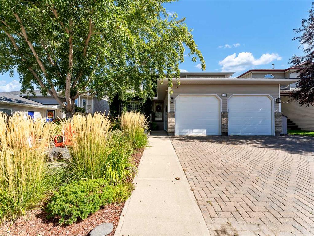 Picture of 12 Sunrise Court SW, Medicine Hat Real Estate Listing