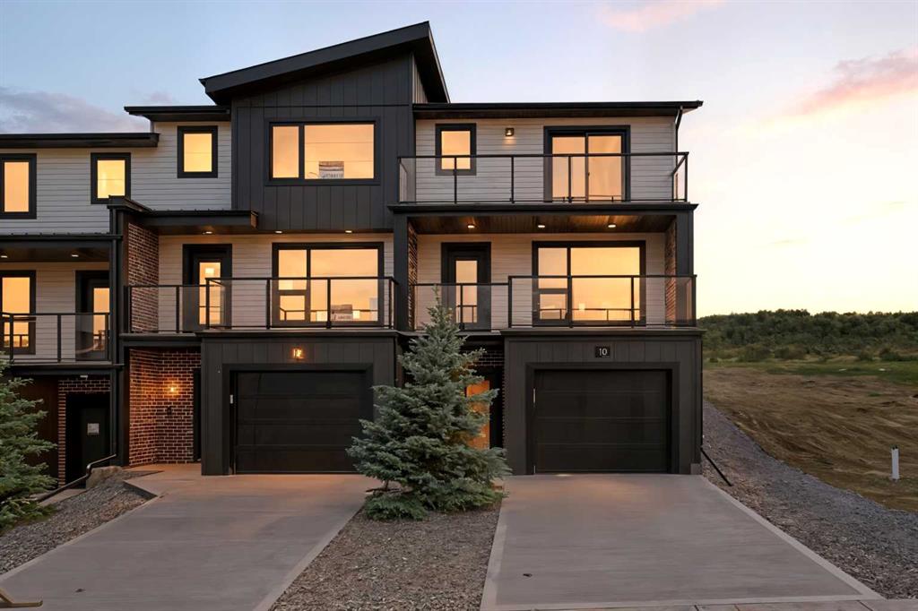 Picture of 10 Violet Point , Sylvan Lake Real Estate Listing