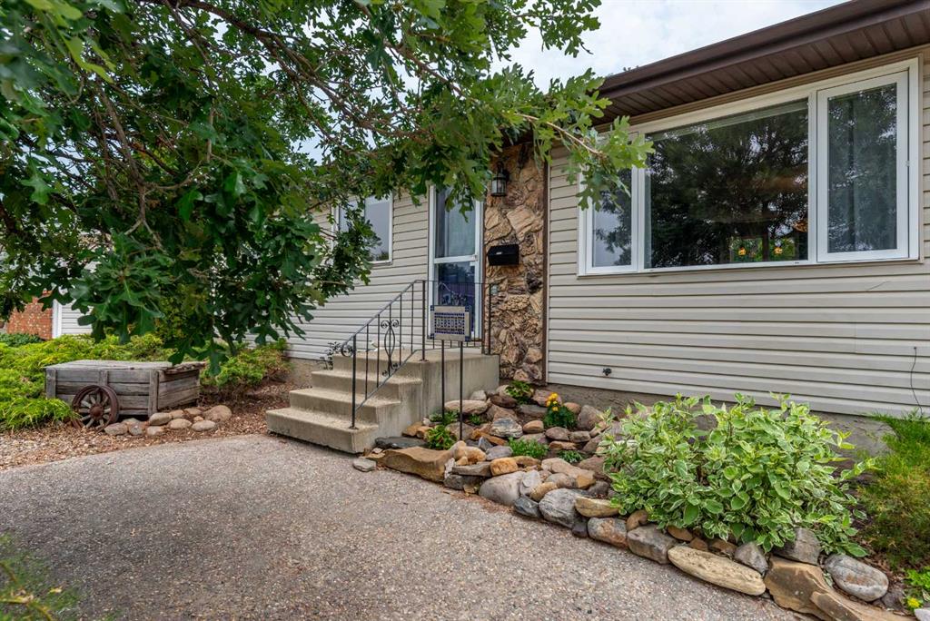 Picture of 3805 57 Avenue , Lloydminster Real Estate Listing