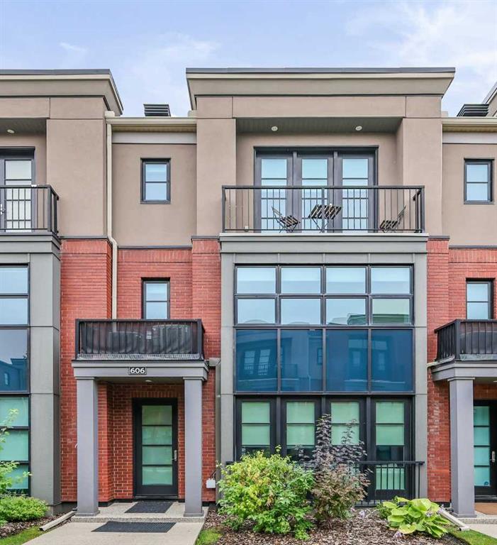 Picture of 606 Aspen Meadows Hill SW, Calgary Real Estate Listing