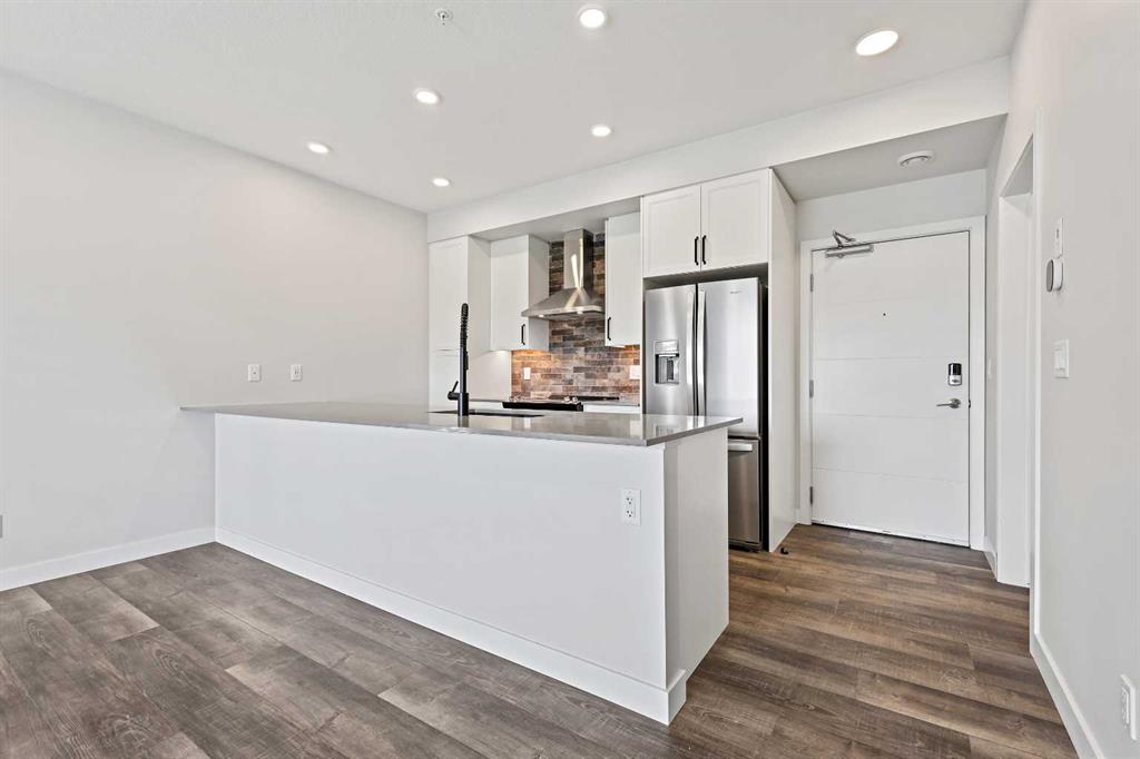Picture of 216, 255 Les Jardins Park SE, Calgary Real Estate Listing