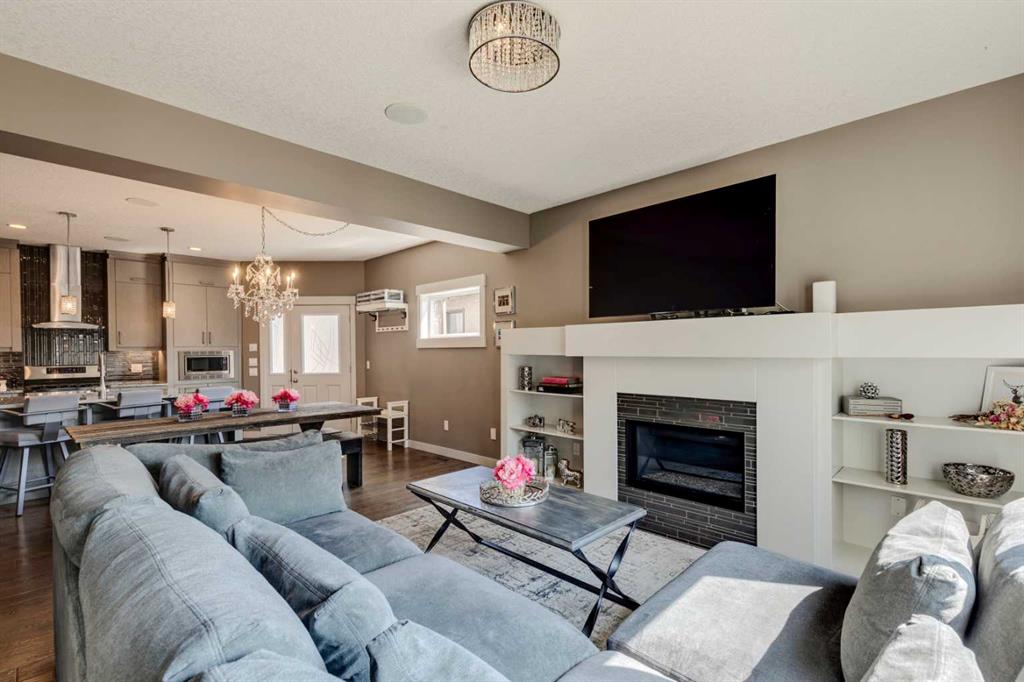 Picture of 2, 4613 17 Avenue NW, Calgary Real Estate Listing