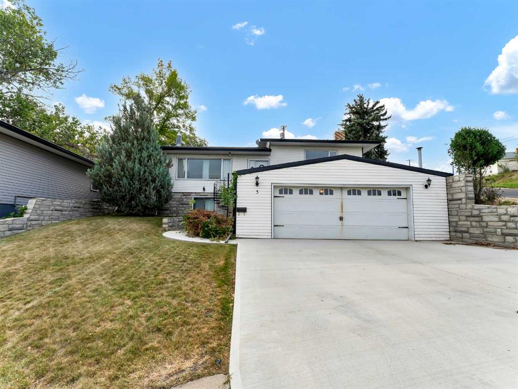 Picture of 3 2 Street SE, Medicine Hat Real Estate Listing