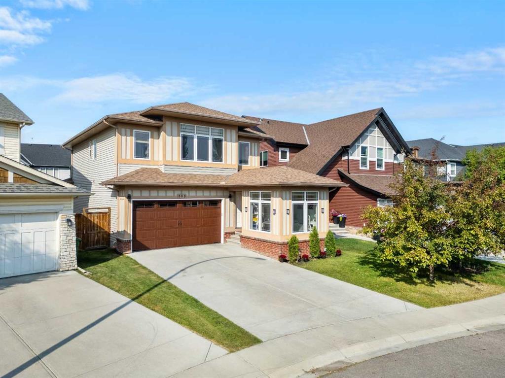Picture of 808 Coopers Square SW, Airdrie Real Estate Listing