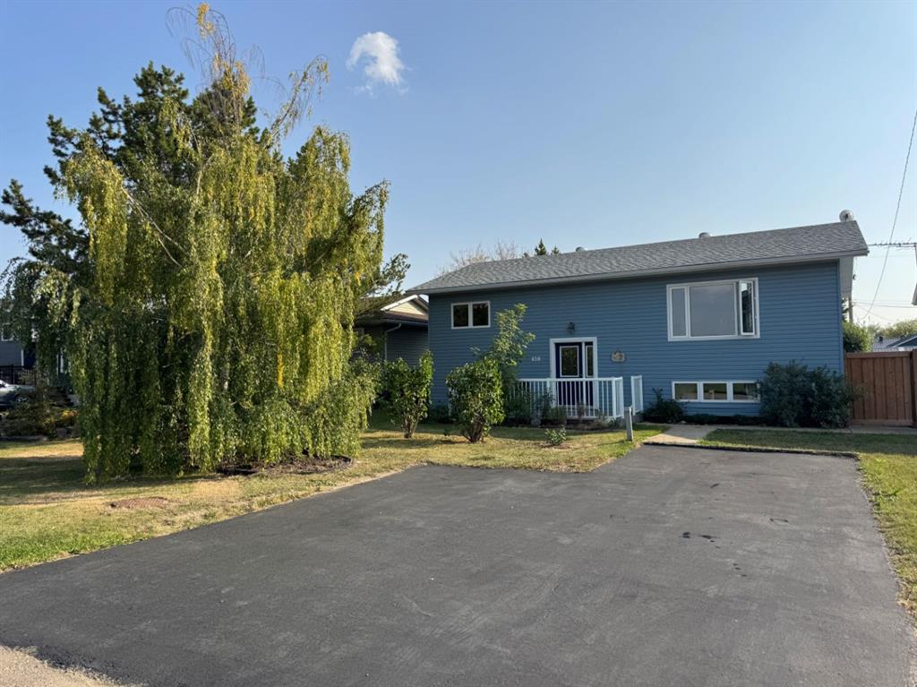 Picture of 620 9 Street , Hines Creek Real Estate Listing