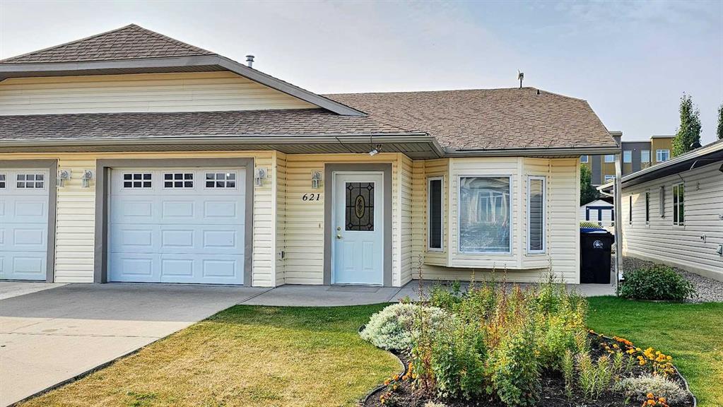 Picture of 621 6 Avenue SW, Sundre Real Estate Listing
