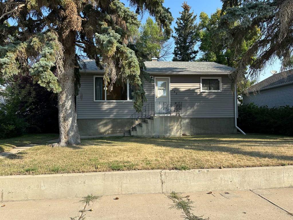Picture of 122 3 Avenue N, Vauxhall Real Estate Listing