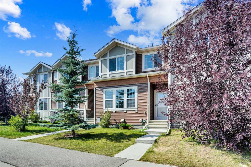 Picture of 717 Nolan Hill Boulevard NW, Calgary Real Estate Listing