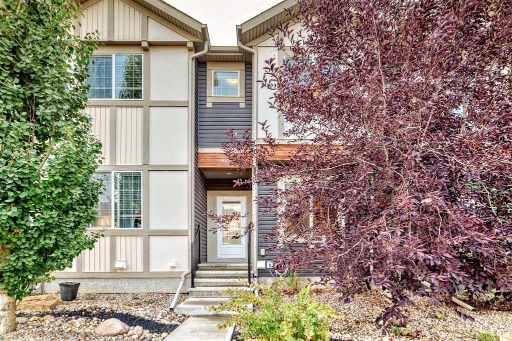 Picture of 610 Hillcrest Road SW, Airdrie Real Estate Listing