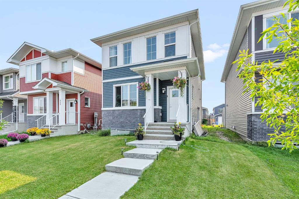 Picture of 236 Chelsea Manor  , Chestermere Real Estate Listing
