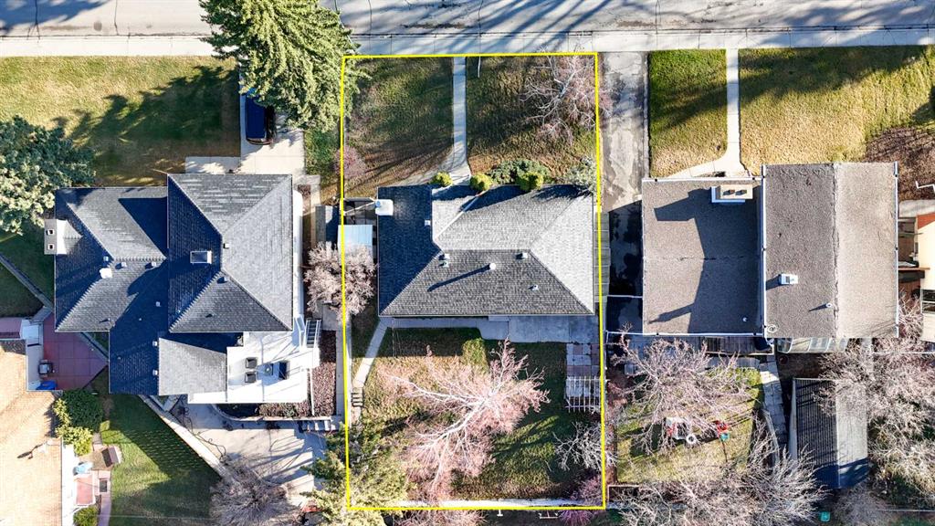 Picture of 43 canyon Drive NW, Calgary Real Estate Listing