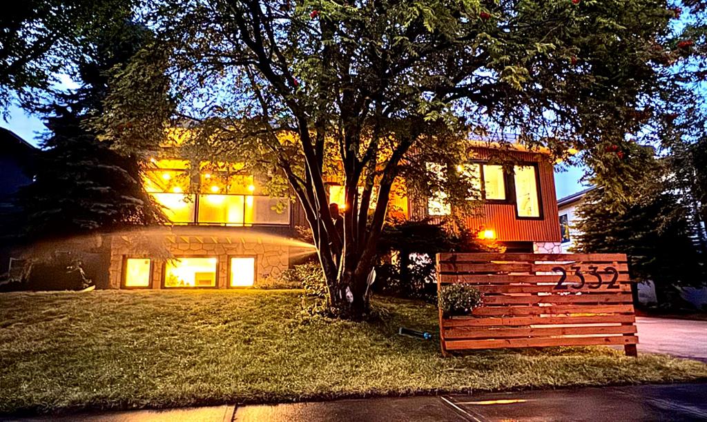 Picture of 2332 Uxbridge Drive NW, Calgary Real Estate Listing
