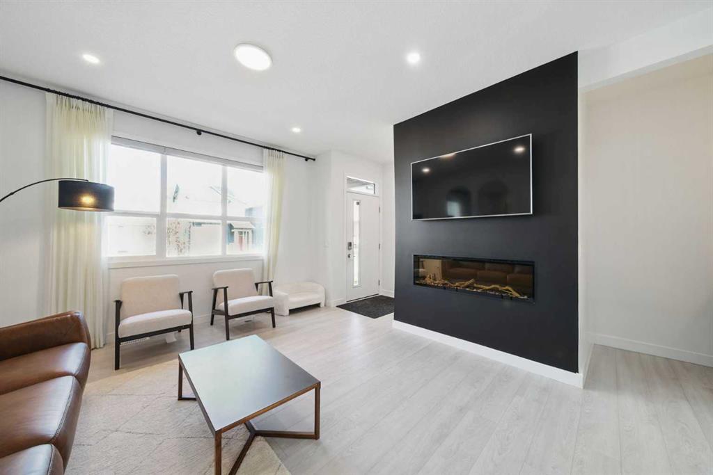 Picture of 47 Edith Terrace NW, Calgary Real Estate Listing